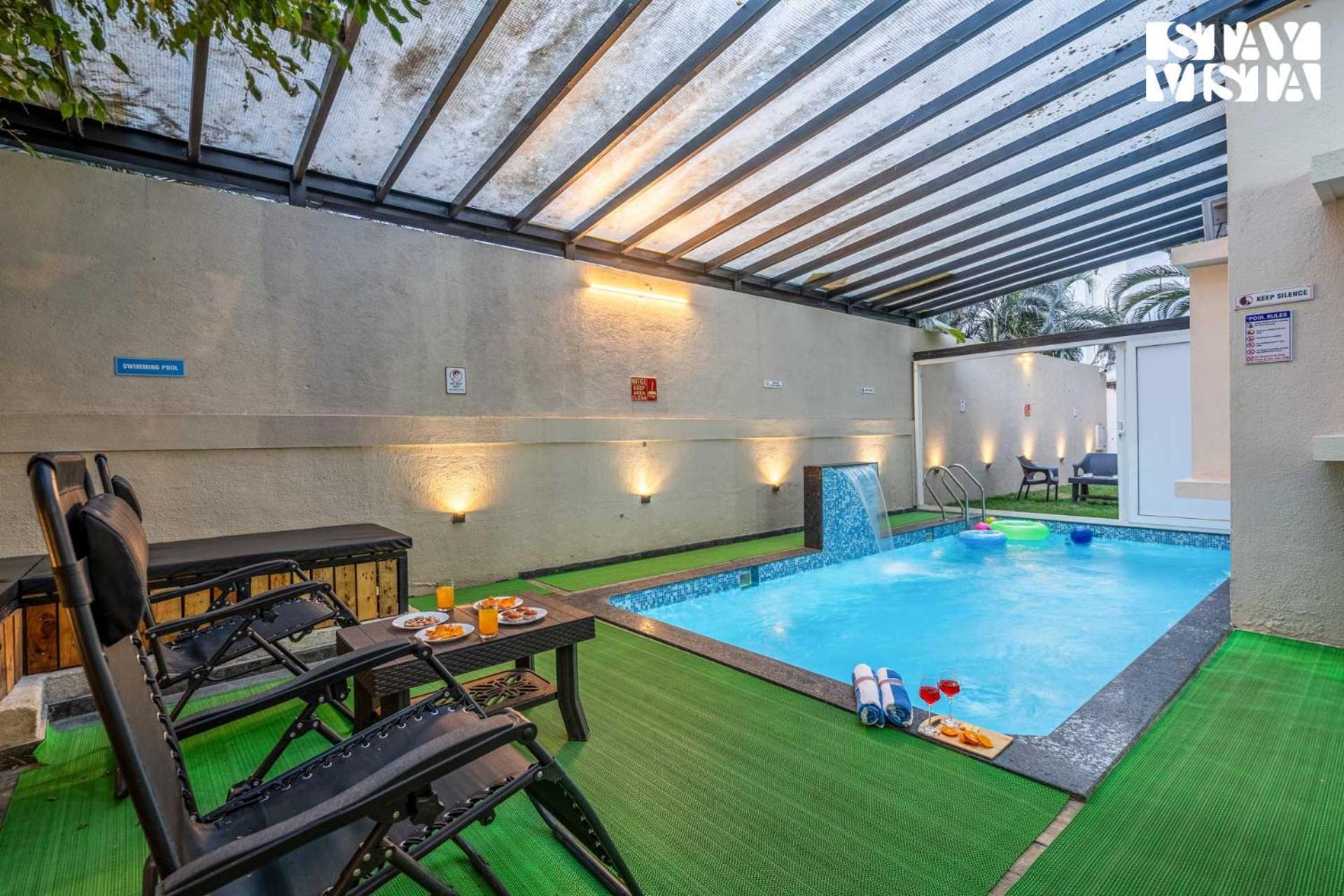 נאסיק Serenity Meadows With Pool By Veo - Part Of Stayvista מראה חיצוני תמונה